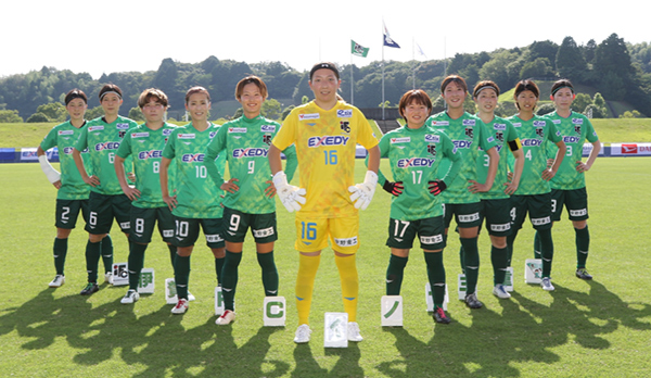 なでしこリーグ所属の伊賀FCくノ一三重(2)